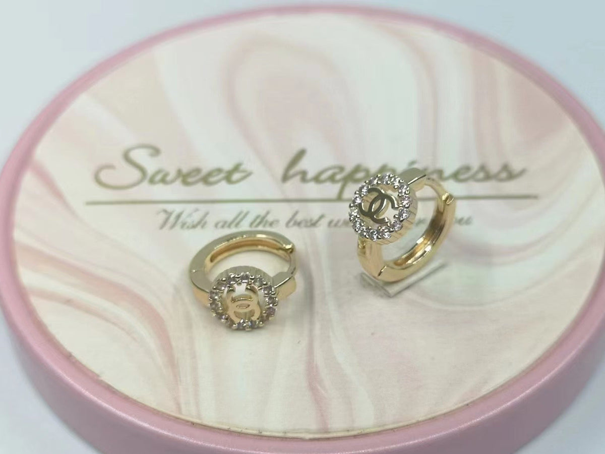 SMALL FASHION GOLD HOOP EARRING