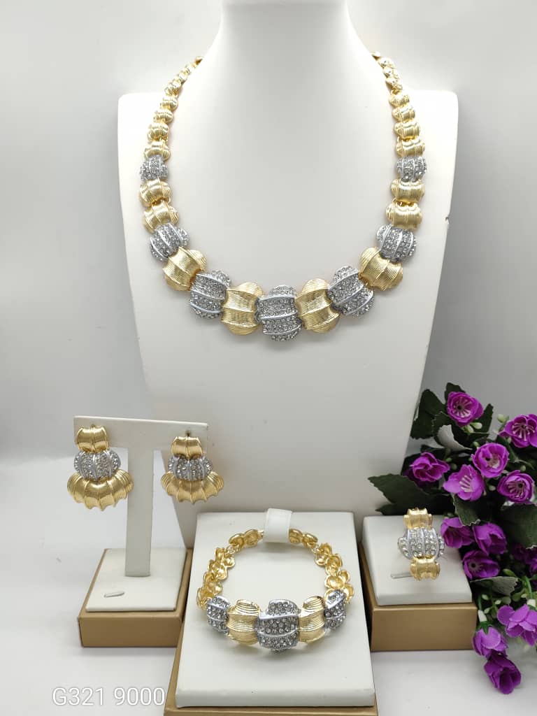 Luxury Shiny Jewelry Set For Women Italian Classic Design Golden Necklace Bracelet Earrings And Ring Daily Wear Wedding Party Gift
