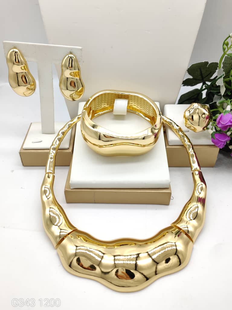 Luxurious jewelry set for women Italian classic design golden necklace bracelet earrings and ring